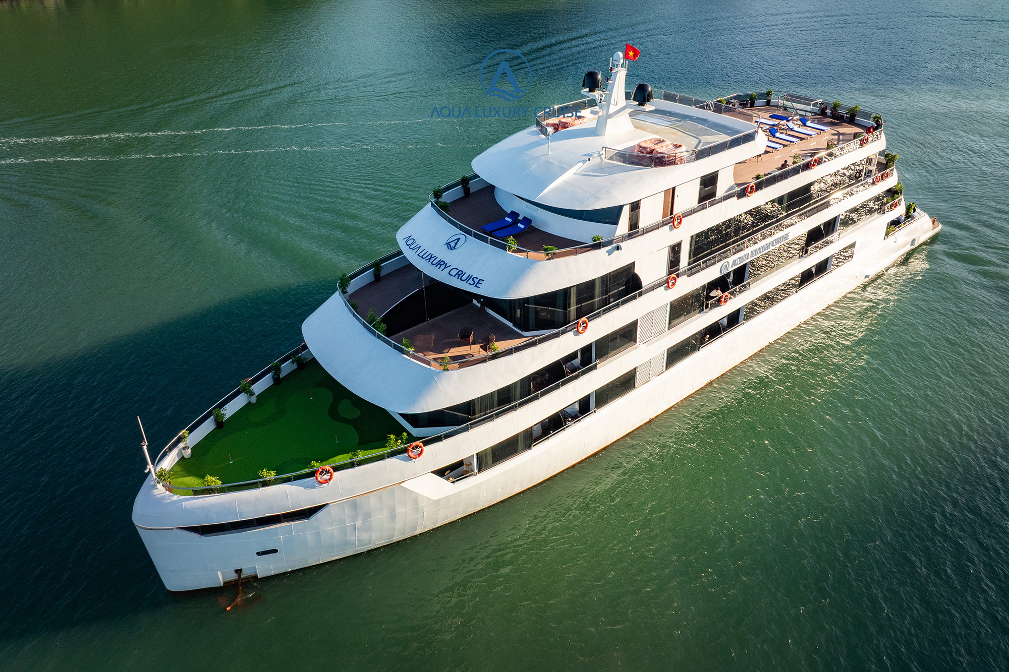 Aqua Luxury Cruise