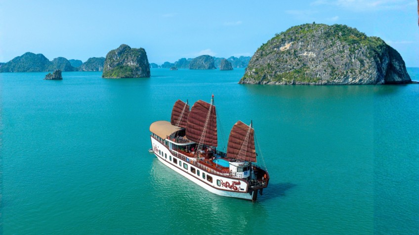 Red Dragon Junk Halong Bay