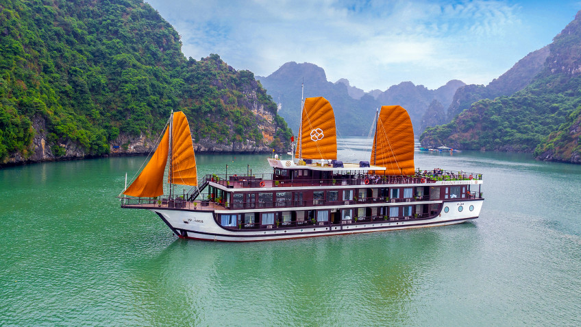Excellent Choice: Peony Cruise + Hanoi Pearl Hotel 3 Days