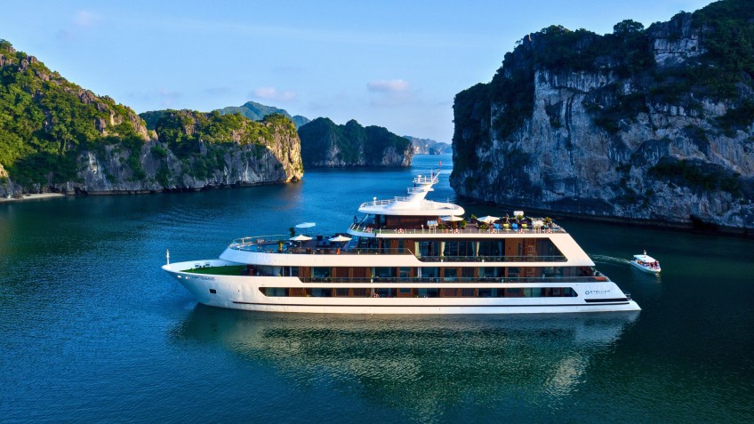 Stellar of the Seas Cruise Halong Bay