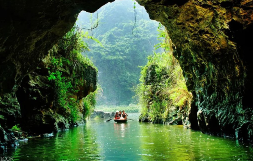 Discover Ninh Binh to Hoa Lu Mua Cave and Trang An Boat Tour