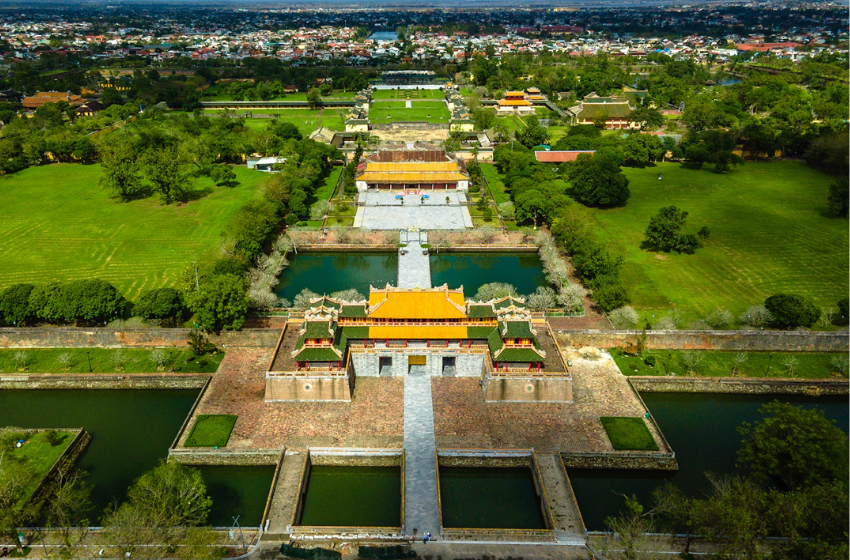 Day 4: Danang – Hue Citadel – Thien Mu pagoda – Khai Dinh temple (B/L)