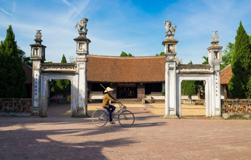 Duong Lam Ancient Village Tour