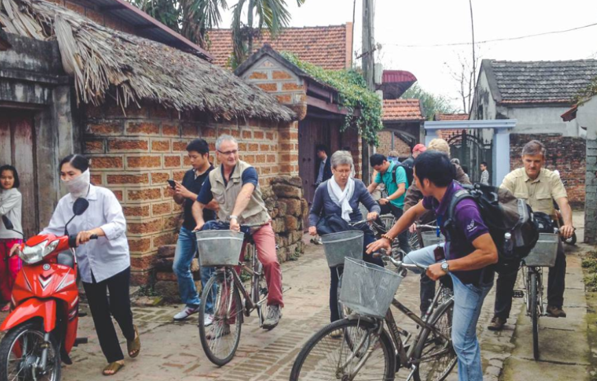 Duong Lam Ancient Village Tour