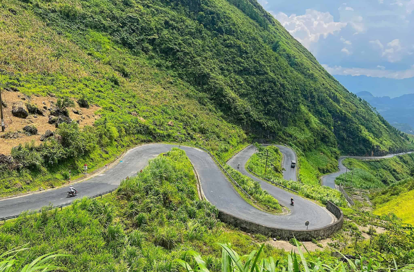 Day 3: Sapa– Explore Fansipan Peak - The Indochina's Roof beach  – Or  Ham Rong Mountain  - Ha Giang  (B/L) 