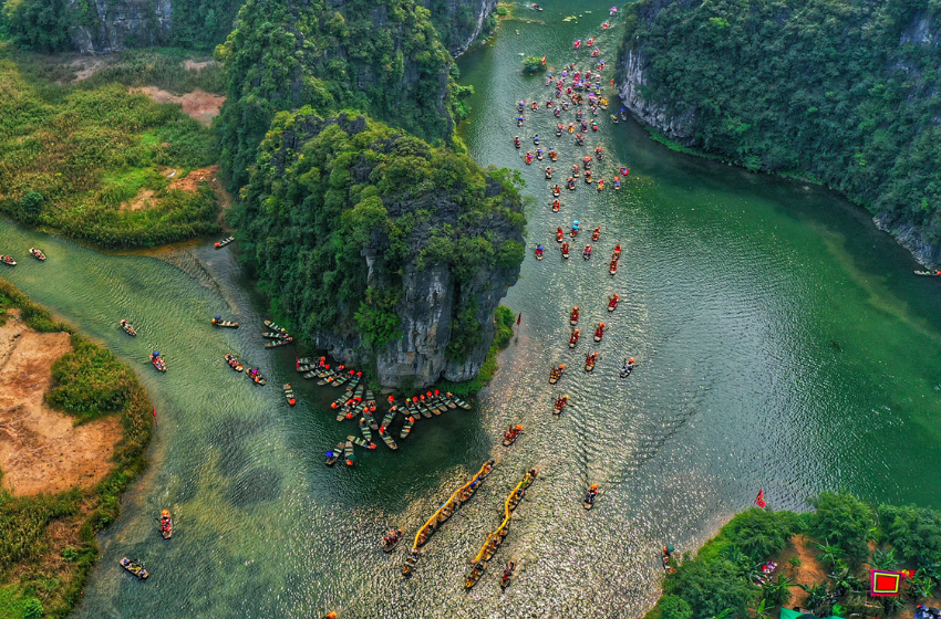 Day 4: Ninh Binh full day (Hoa Lu - Mua cave – Trang An )(B/L) 