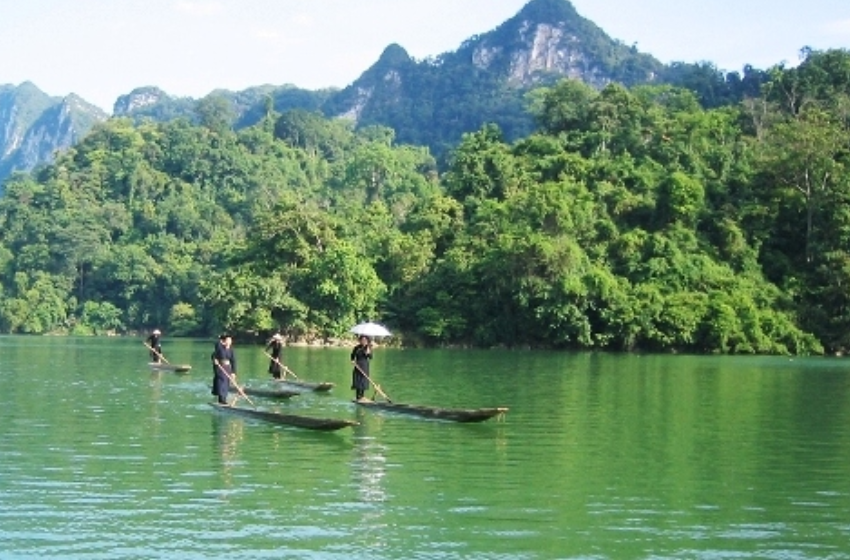 Day 6: Ban Gioc Waterfll – Nguom Ngao Cave – Ba Be Lake (B/L/D)