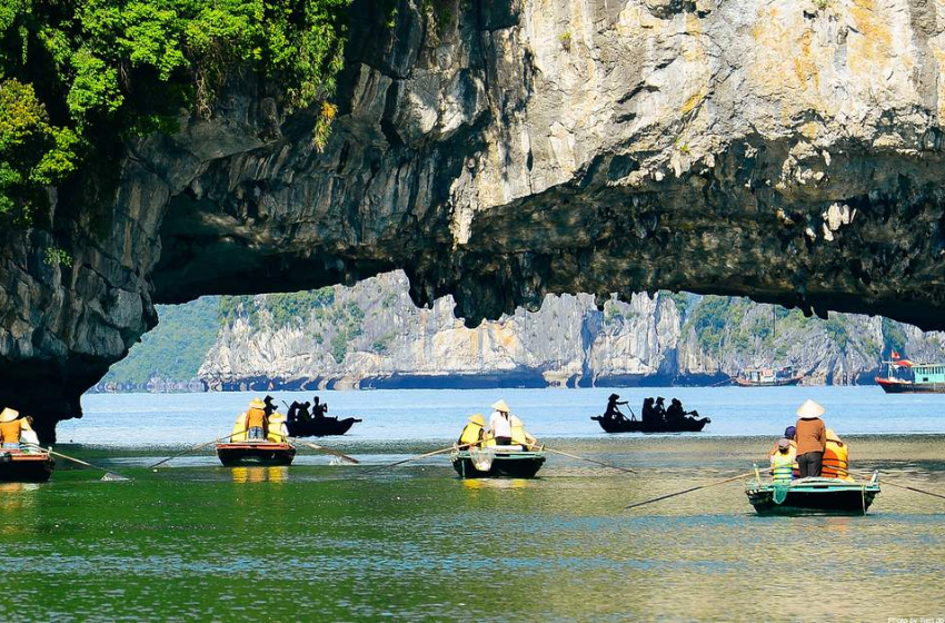 Day 3:  Hanoi  – Halong bay – Amazing cave – Titop island – Luon Cave – Kayaking  [B/L/] 