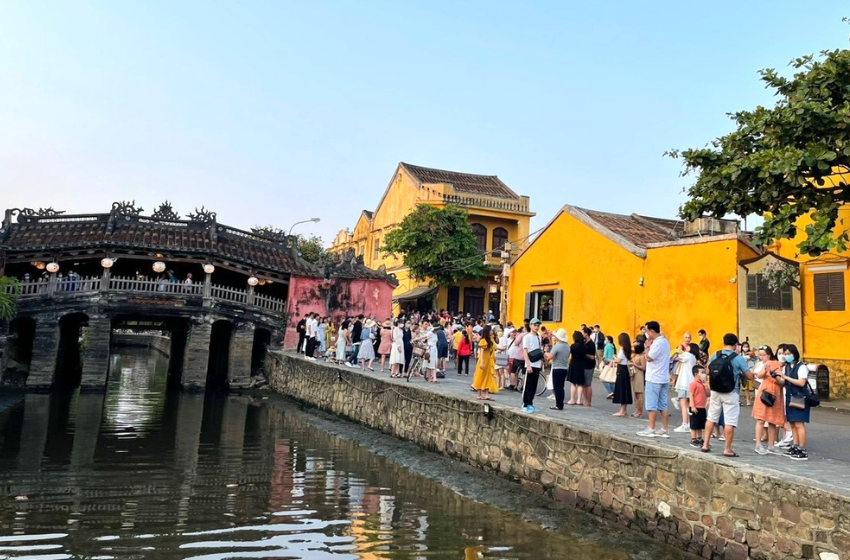 Day 7: Hoi An – ½ Day Cooking Class GROUP TOUR – Fly to Siem Reap (B, L)