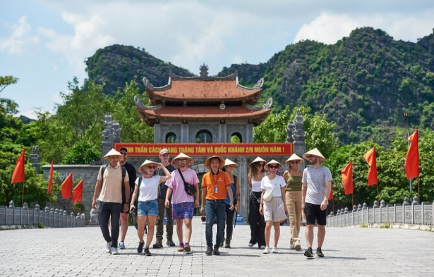 Ninh Binh Private Tour to Hoa Lu Tam Coc Mua Cave