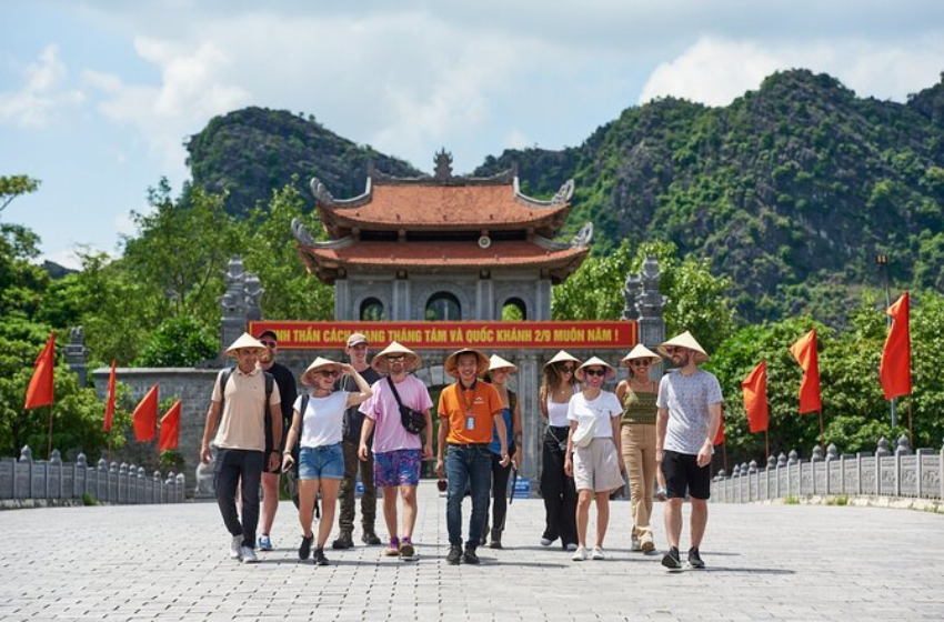 Combined Trip Ninh Binh Farm Work and Kayaking – Mua Cave Tour