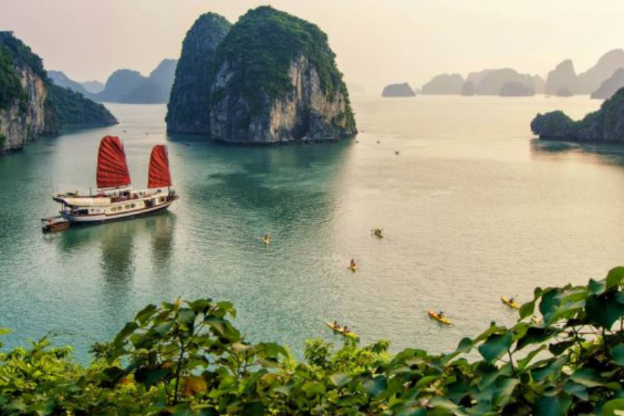 Halong Bay Day Tour 4 Hour Cruise